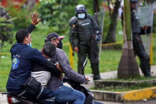 Colombia: trabajadorxs de prensa fueron víctimas de ataques durante las protestas populares