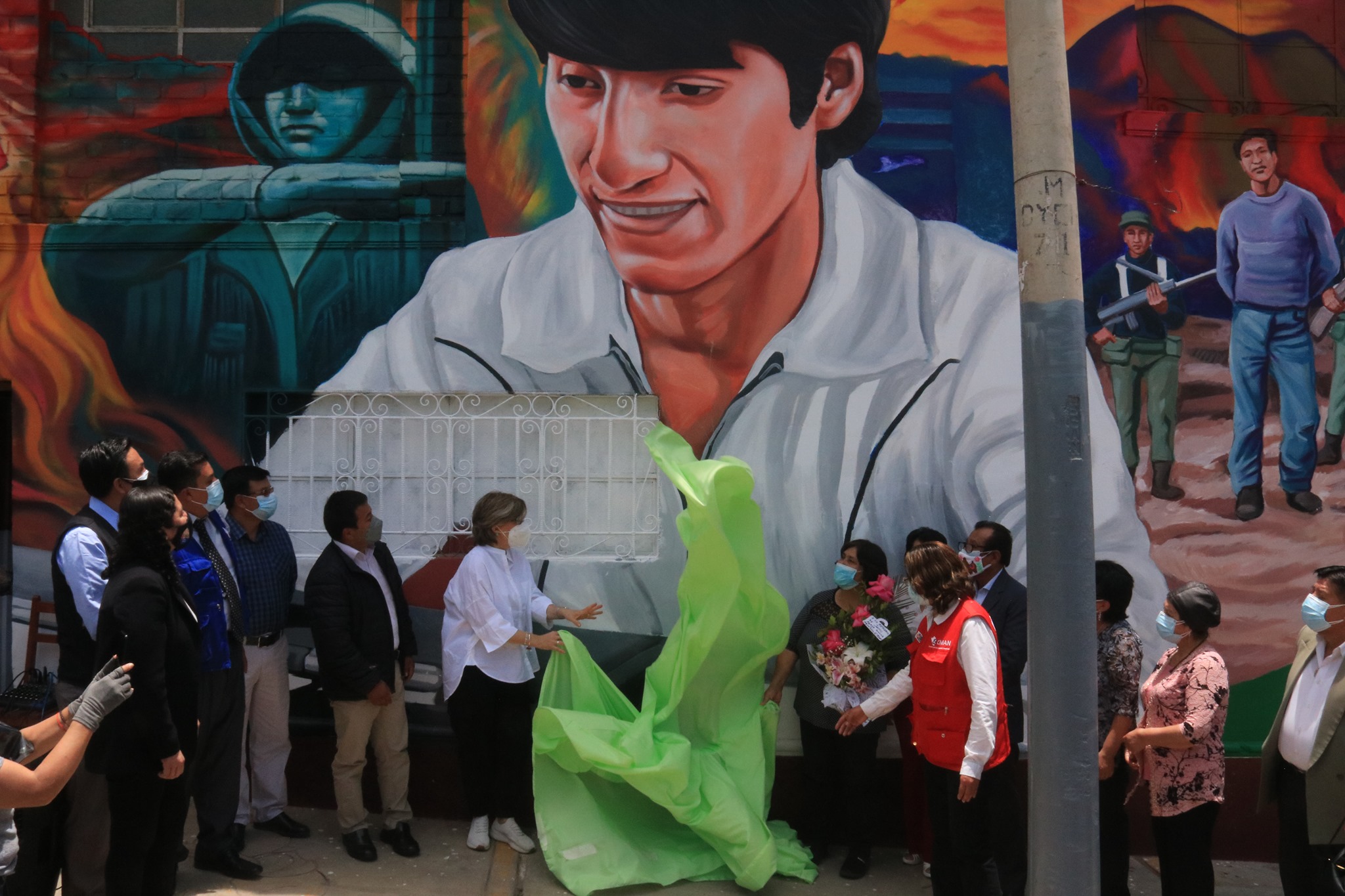 Perú: develan mural en casa de periodista desaparecido Jaime Ayala