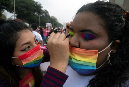 Periodistas LGBTIQ+: Cuando el arcoiris forma parte de las redacciones