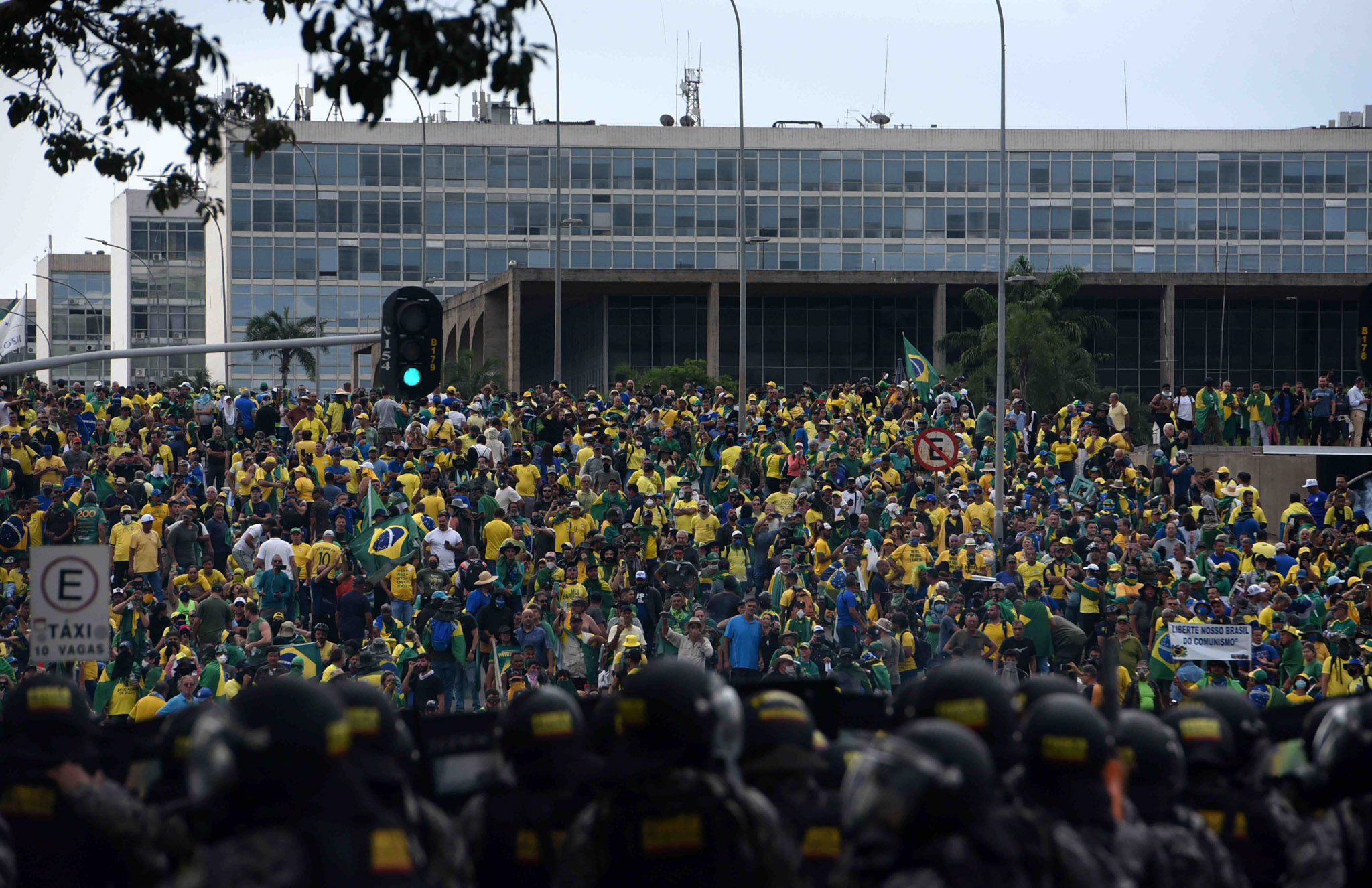 Brasil: periodistas sufrieron agresiones durante la cobertura de los ataques a las sedes de los tres poderes del Estado en Brasilia